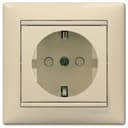 Розетка Valena 2К+З с защитными шторками LEGRAND 774321