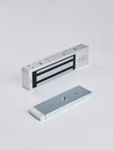 Электромагнитный замок (сила удержания 350 кг), с двумя встроенными датчиками, цвет серебристый сатинированный алюминий RAL 7047 RL-EM350-LSS R-Lock