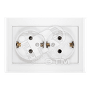 Розетка Бриллиант двойная с заземлением с защитной шторкой белая