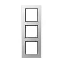 Рамка 3-я для горизонтальной/вертикальной установки Серия- A550 Материал- термопласт. Цвет- алюминий