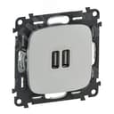 Valena ALLURE Зарядное устройство с двумя USB-разьемами 240В/5В 1500мА С лицевой панелью Алюминий