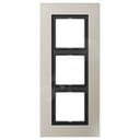 Рамка 3-я для горизонтальной/вертикальной установки Серия- LS plus Материал- металл Цвет- нержавеющая сталь JUNG