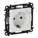 Valena LIFE.Розетка комбинированная 2К+З 16А ~250В со встроенным зарядным устройством USB C 1.5А 5В.С лицевой панелью.Белое