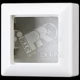 Коробка для накладного монтажа 1-я с негорючим основанием, в комплекте с рамкой для установки устройств и накладок серии A для горизонтальной/вертикальной установки Серия- AS500 Материал- дуропласт Цвет- белый