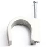 Скоба пластиковая с гвоздем D=13-14мм 51900 DKC