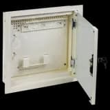 Шкаф мультимедиа LINEA R 3 комнаты 400х400мм дверь стекло цвет белый RAL9016 (в комплекте корпус. дверь. держатель роутера. патч-панель. кольца для организации кабеля. 2 провода заземления. 4 болта для монтажа в нише. 6 сальников. 12 модулей key