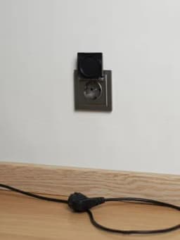 Розетка BRITE РСбш10-3-БрС 16А IP20 с заземл. защ. шторки с крышкой механизм сталь IEK BR-R16-16-K46