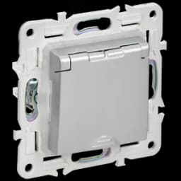 SKANDY Розетка 1-местная с заземлением с защитными шторками и крышкой 16А IP44 SK-R11S серебряный IEK