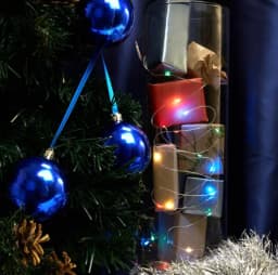 Светодиодная гирлянда Feron CL588 линейная Роса мультиколор 2м с питанием от батареек прозрачный шнур 51441