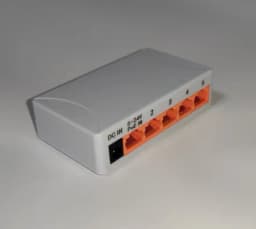 Коммутатор Ethernet на 5 портов 10/100M Аверс AV-1005SW неуправляемый