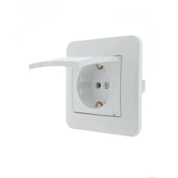 KARINA Розетка с/з с крышкой ПБТ белая (10шт/120шт)