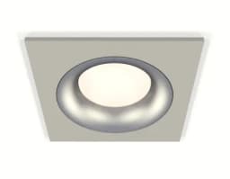 Комплект встраиваемого светильника Ambrella Light XC7633004