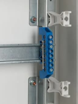 Шина нулевая в комб. DIN-изол. «Стойка» ШНИ-8х12-8-КС-С IEK YNN10-812-8DP-K07