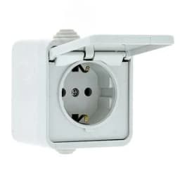 Прага Розетка с заземлением с крышкой IP44 белый