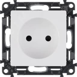 Valena LIFE Розетка силовая 2К 16А 250В c лицевой панелью белая со шторками безвинтовые зажимы