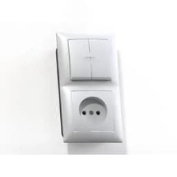 СЕЛЕНА Блок комбинированный с/у выключатель 2-хлавишный+розетка 2К БКВР-418, белый