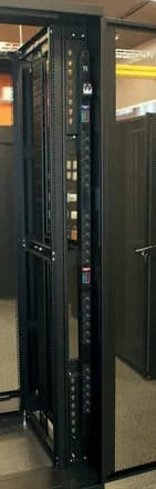 Заглушка органайзера с крепежом типа "монетка" Hyperline CMK-M-RAL9005