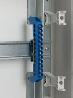 Шина нулевая в комб. DIN-изол. «Стойка» ШНИ-8х12-12-КС-С IEK YNN10-812-12DP-K07