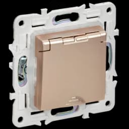 SKANDY Розетка 1-местная с заземлением с защитными шторками и крышкой 16А IP44 SK-R11Sa песочный IEK