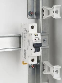 Выключатель автоматический модульный 1п C 6А M10N ARMAT IEK AR-M10N-1-C006