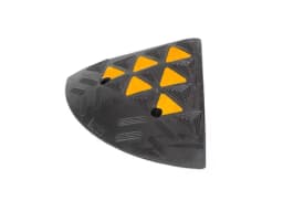 Съезд с бордюра резиновый СР-150-2 концевая часть 0,3х0,15х0,36м