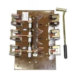 Переключатель ПБ-34 П У3, 400А, 380В, гетинаксовое основание, правая боковая рукоятка, IP00, с дугогасительными камерами Электротехник